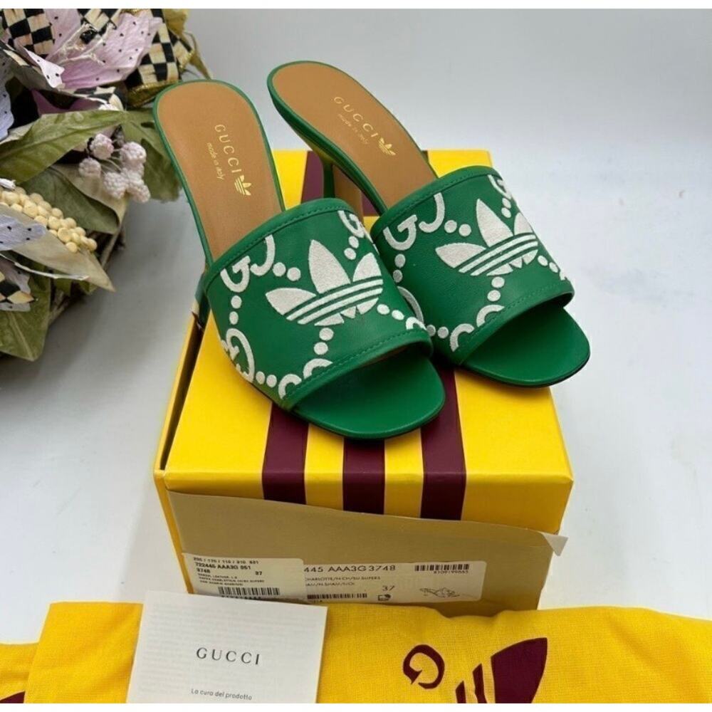 Women's Gucci X Adidas slide sandal size 37 made in Italy